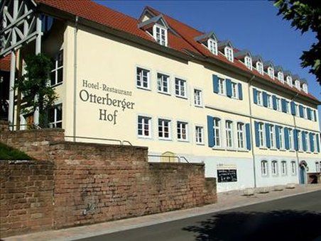 Land-Gut-Hotel Hotel Otterbergerhof Exteriör bild